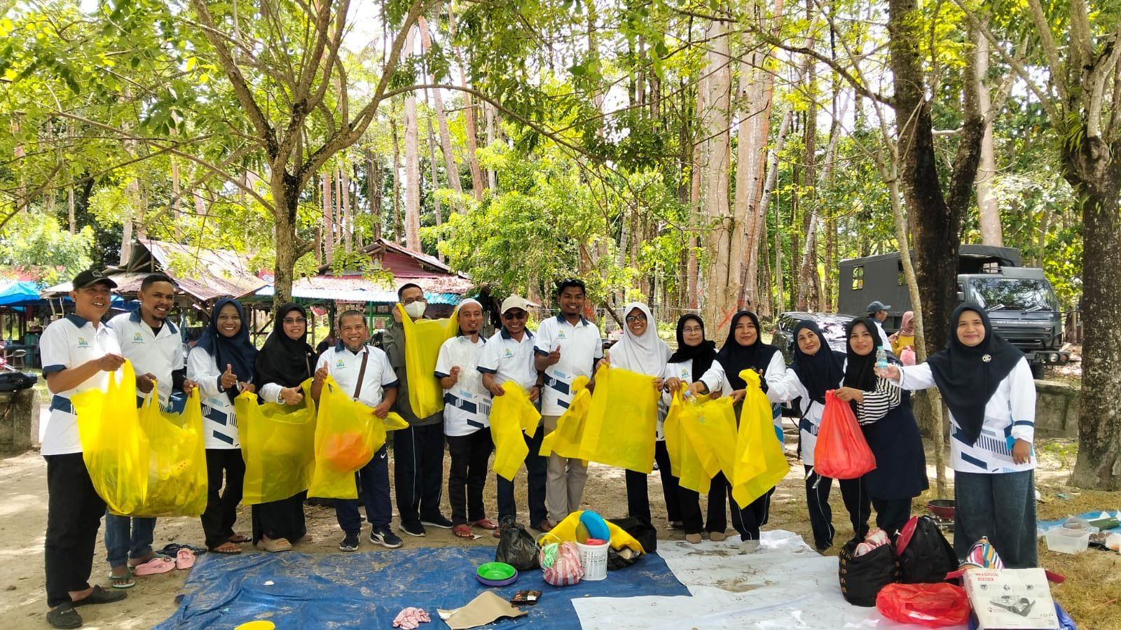 Kolaborasi Ilmiah dan Peduli Lingkungan: RAKER & Aksi Bersih Pantai Prodi Pendidikan Biologi UIN A. M. Sangadji Ambon